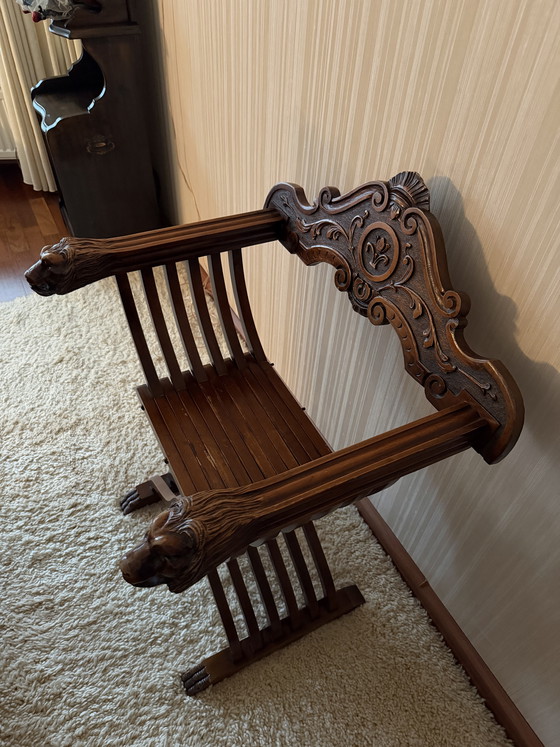 Image 1 of Sedia Savonarole in noce immacolato