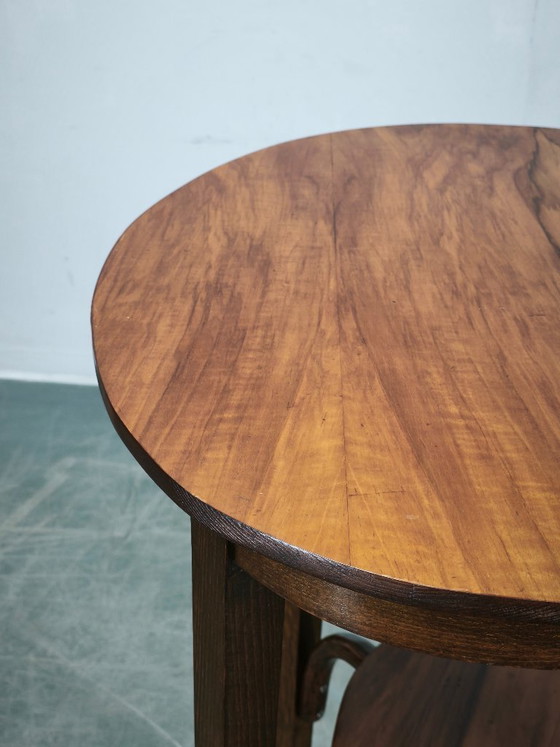 Image 1 of Thonet nr. 207 ovale tafel van gebogen hout, vervaardigd door Mazowia, Polen, jaren 1910.