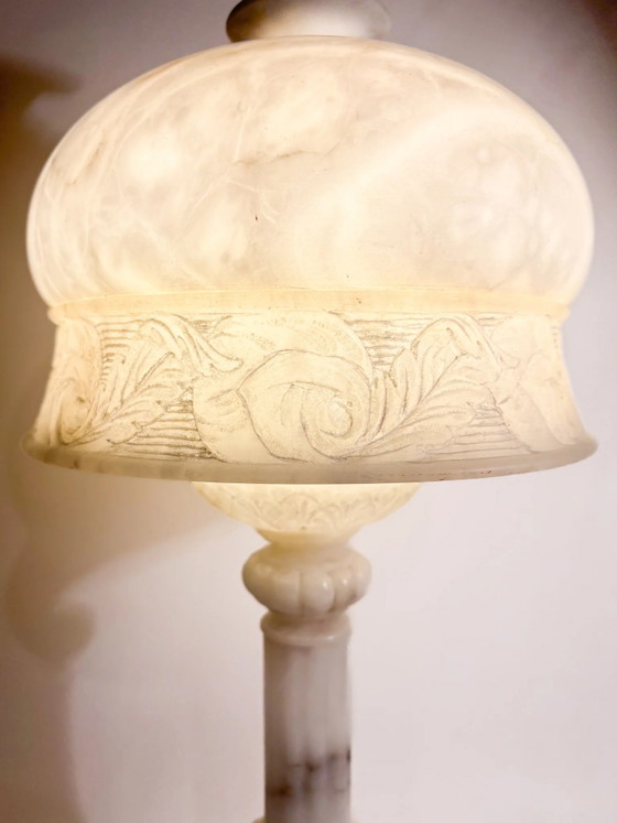 Lampada da Tavolo in Alabastro, Decorata a Rilievo, Monoluce, Anni '50 – Illuminazione (photo 9 of 10)