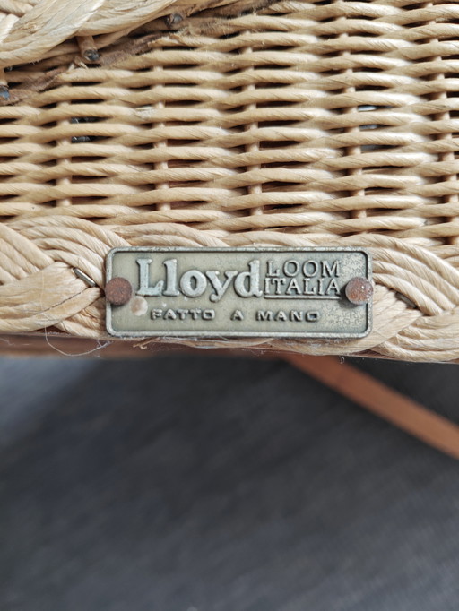 Wicker chaise longue