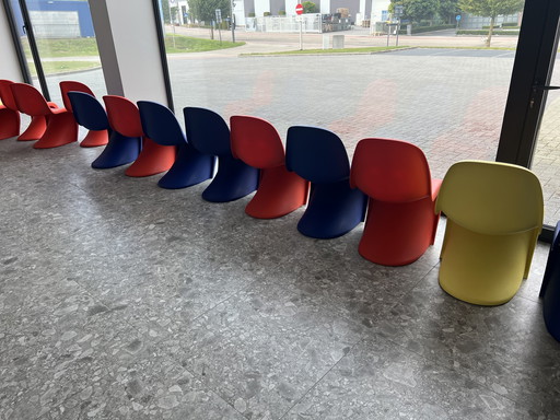 16 sedie Verner Panton S per Vitra colorate