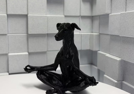 Decoratief beeldje van een hond – Decoratieve objecten, Plastic (photo 4 of 5)