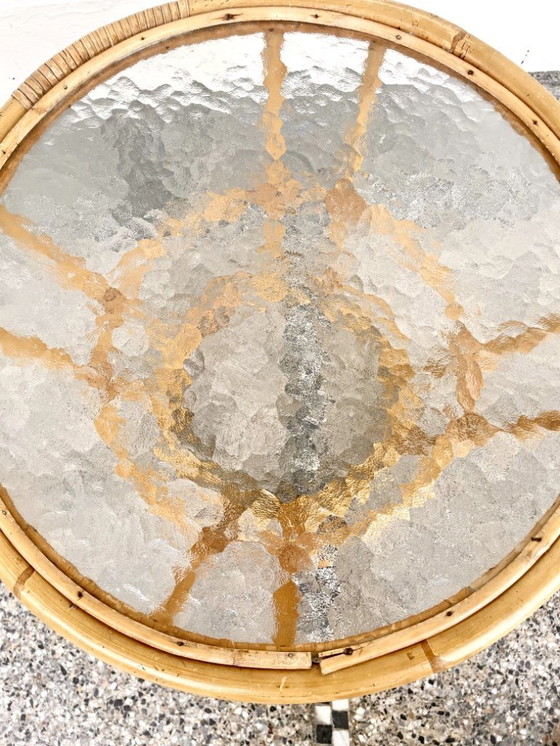 Image 1 of Table basse ronde en rotin et verre Rohe