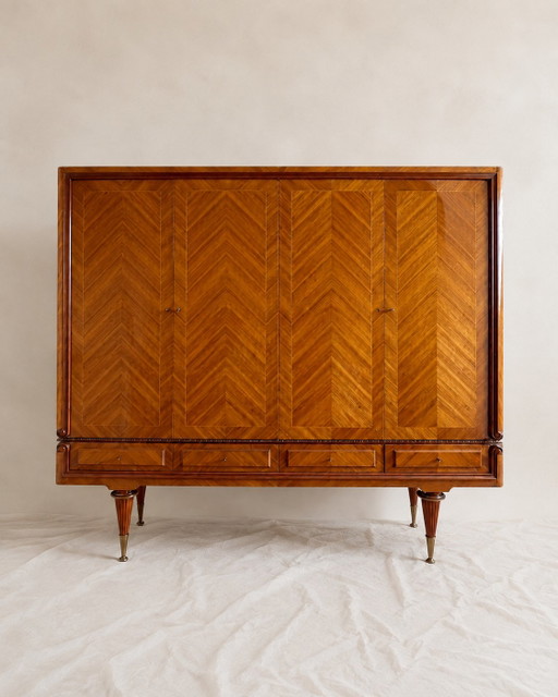 Vintage houten kledingkast met 4 deuren, chevronpatroon, spiegel en gouden poten. – kledingkasten, Wood