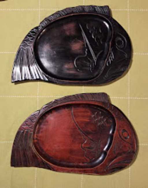Dos bandejas japonesas lacadas para pescado