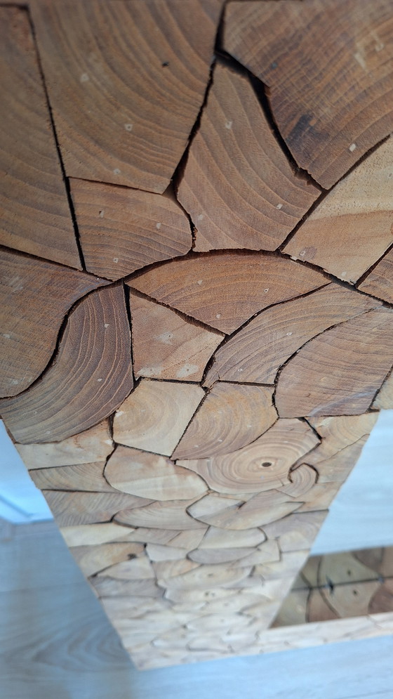 Image 1 of Magnifique grand miroir à vendre avec un cadre unique en bois massif de couleur bois naturel.
