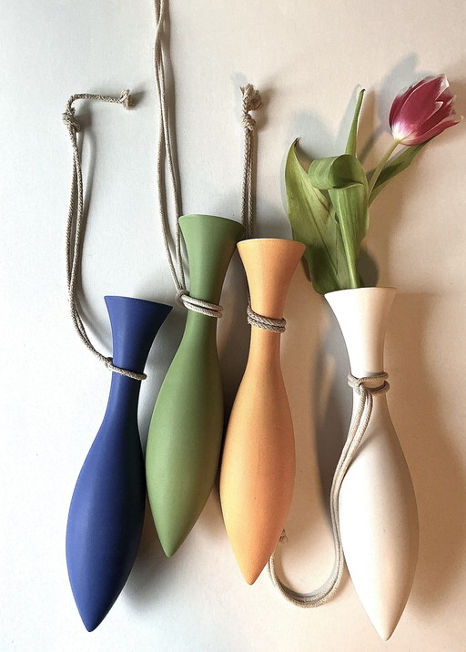 4 Cor Unum hanging vases