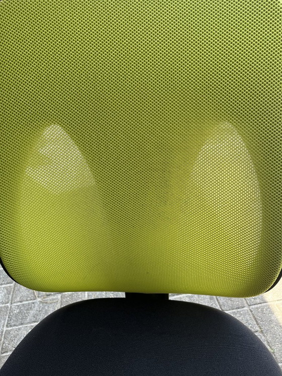 Giroflex 353 – Gebrauchter Bürostuhl mit Netzgewebe-Rückenlehne, Stuhlgröße 5 – Bürostühle, Textile (photo 4 of 6)
