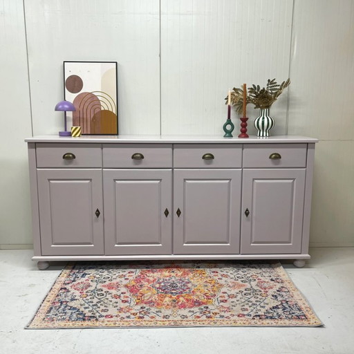 Aparador Restyle color Peach Blossom Little Green, mueble de almacenamiento moderno y elegante.