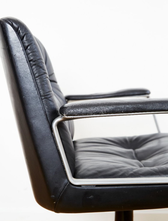 Image 1 of Silla giratoria Osvaldo Borsani P125 para Tecno Milano