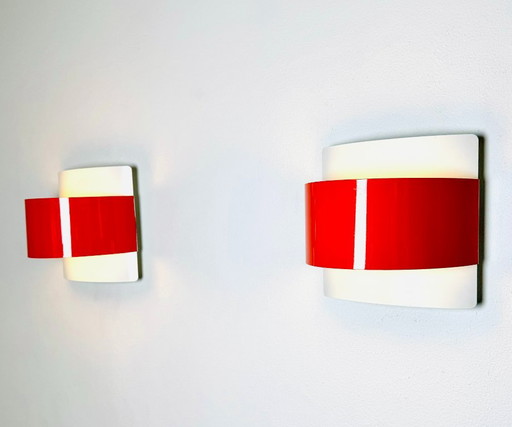 Curved Wall Lamps in Red and White by Peter Celsing for Falkenbergs Belysning, Sweden, 1960s – wandlampen (photo 2 of 8)