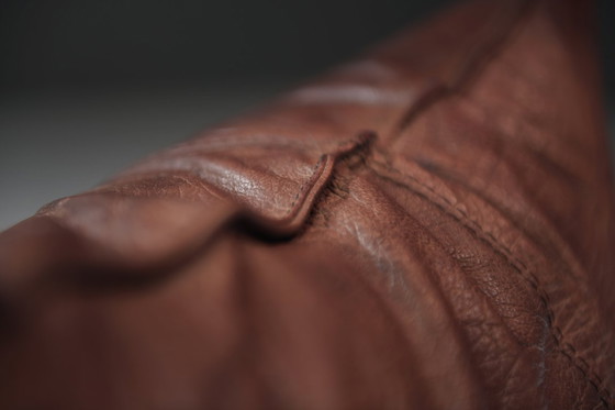 Image 1 of Perfecte, gepatineerde Le Bambole leren bank van Mario Bellini - B&B Italia