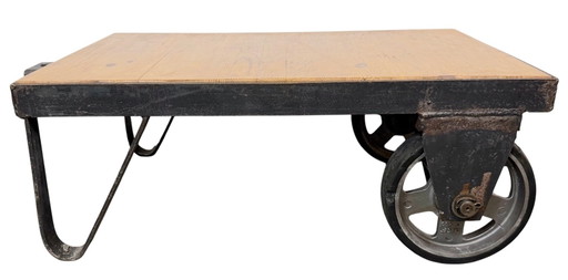 Schwarzer industrieller Couchtischwagen, 1960er