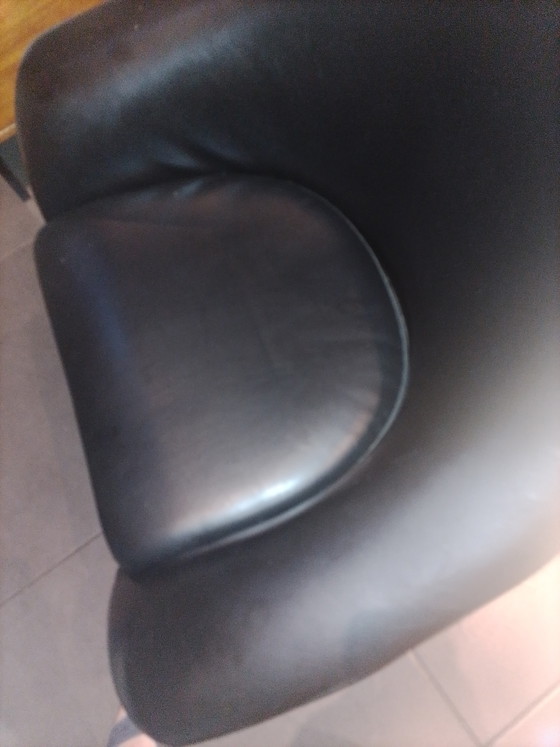 Image 1 of Fauteuil pivotant similicuir noir vintage 