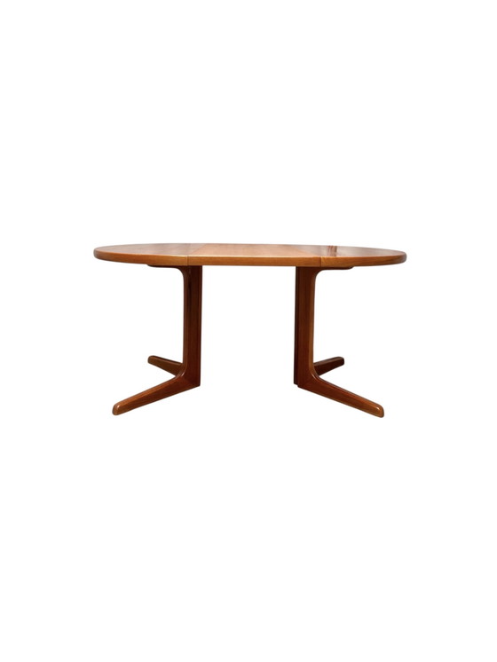 Image 1 of Extendable table