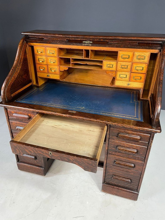 Image 1 of Escritorio americano Roll-Top, roble macizo, Checoslovaquia, años 30