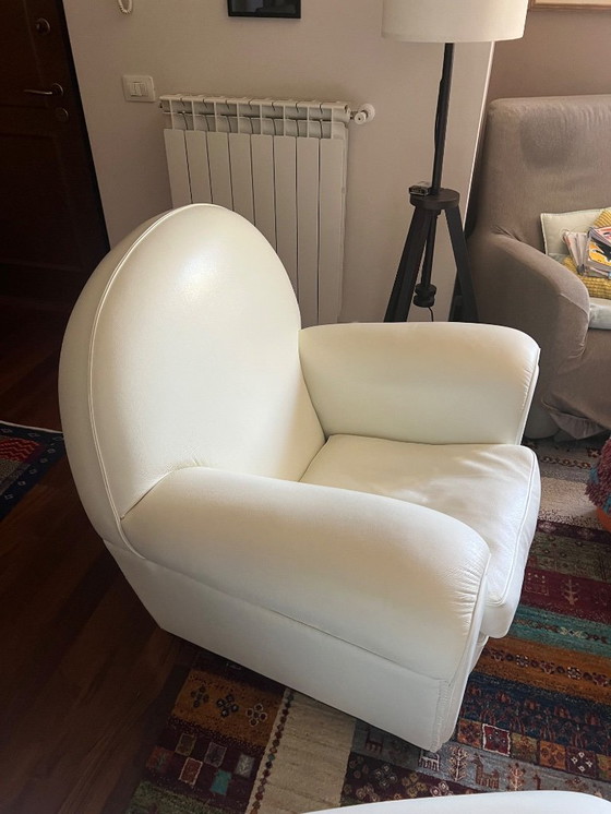 Image 1 of Frau Vanity Fair Sessel in Cremeweiß