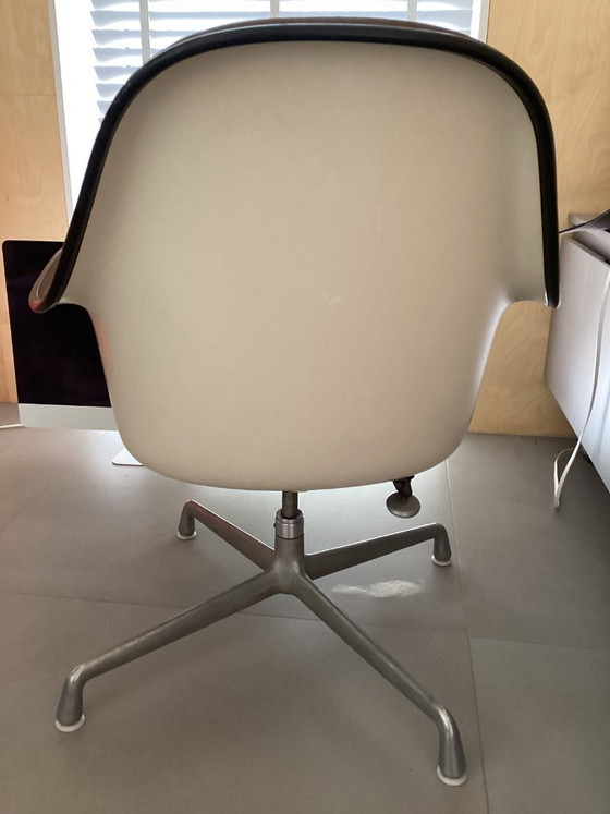 Image 1 of Silla giratoria Herman Miller
