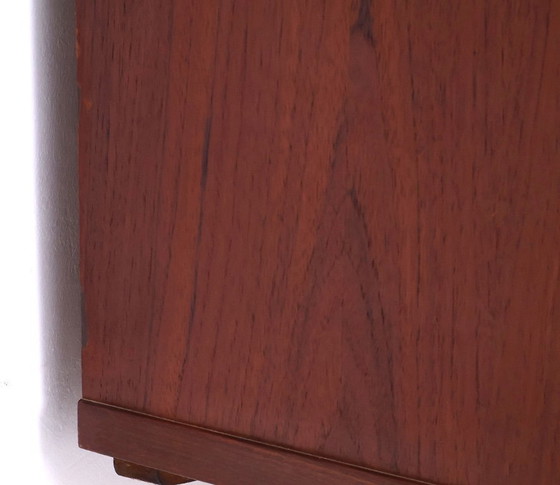 Image 1 of Vintage hoog teak dressoir met 4 schuifdeuren, 1960s
