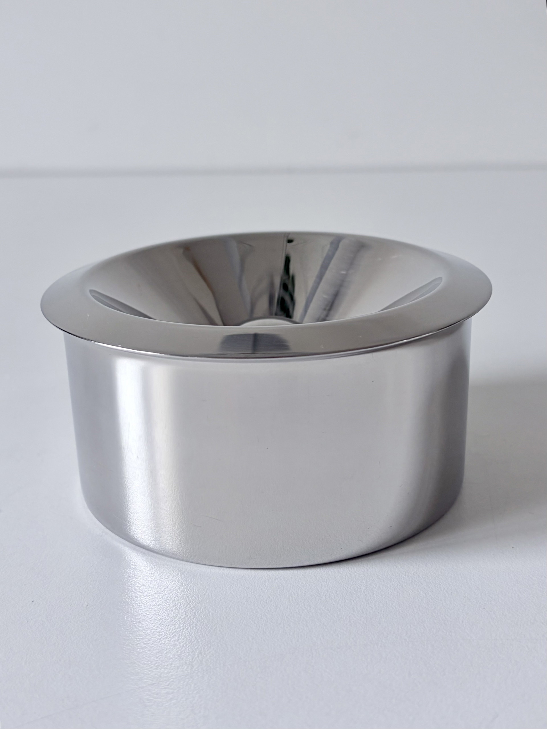 Alessi Ashtray by Marianne Brandt. | €50 | Whoppah