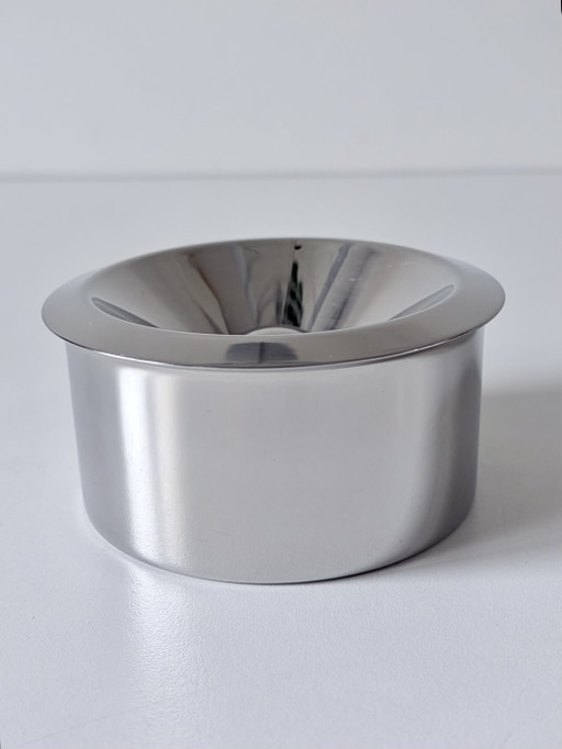 Cendrier Alessi par Marianne Brandt. – decoratieve objecten, rvs