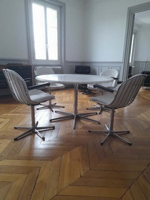 Arne Jacobsen A825 eettafel en 4 Gastone Rinaldi stoelen