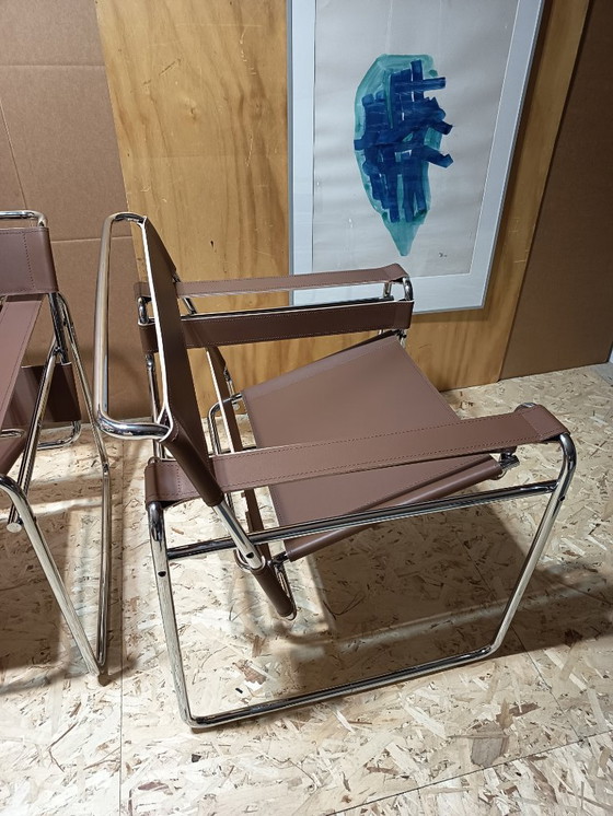 Image 1 of Poltrone Knoll Wassily B3 2 nuove/usate in pelle color noce di Marcel Breuer € 4.400