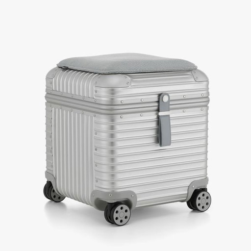 RIMOWA x Vitra Aluminium Stool – Limited Edition (silver/ice blue) – Neu & ungeöffnet