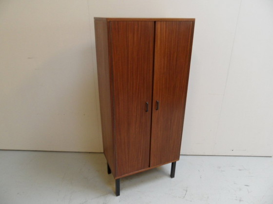 Image 1 of Armoire à deux portes style années 50