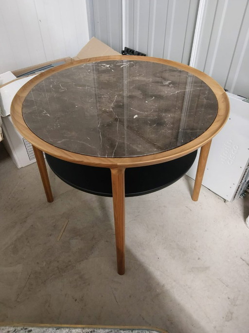 Table de chevet Giorgetti Romeo avec plateau en marbre