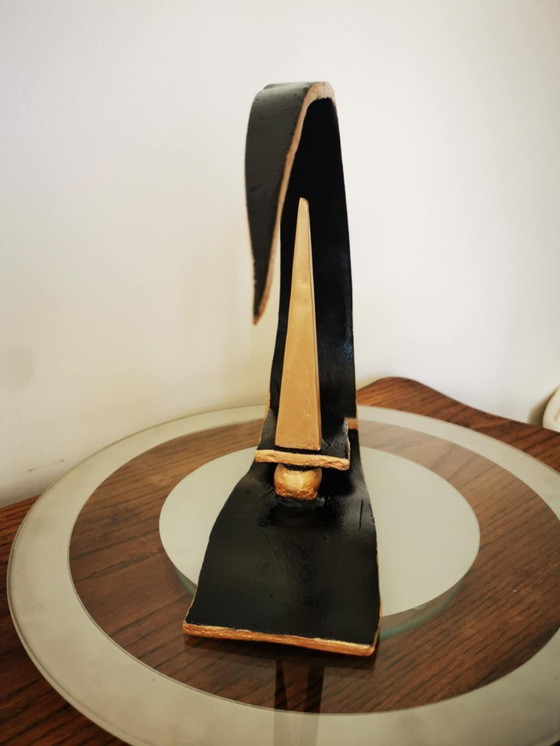 Image 1 of Pirámide abstracta