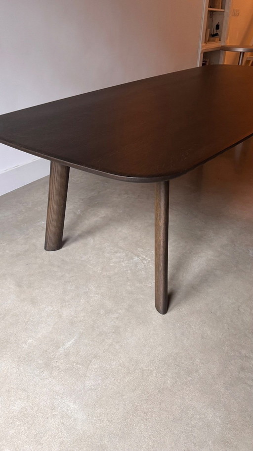 Table en chêne massif de style néerlandais signée Arco