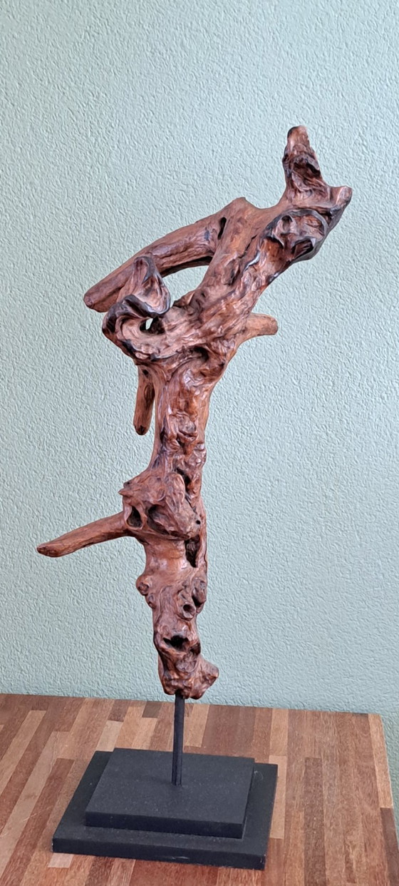 Hermosa escultura de madera de raíz sobre una base. – Objetos decorativos, Wood (photo 6 of 10)