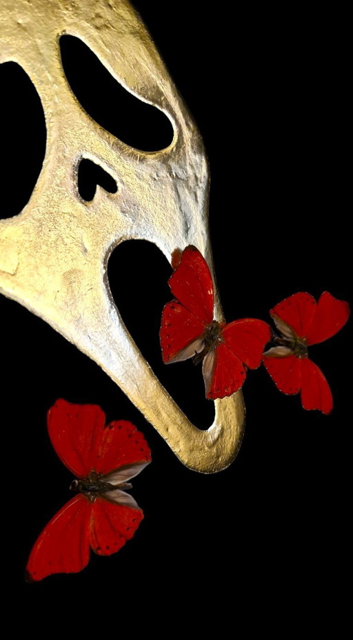 Véritables papillons sur or 23 carats Masque Scream taxidermie œuvre d'art dans un cadre