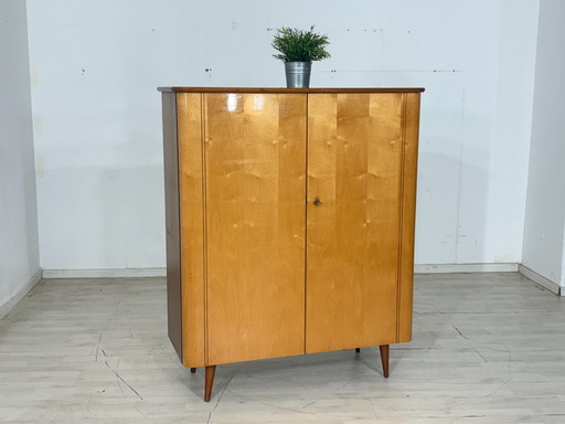 Zeer mooie linnenkast/meubel/wastafel/vintage hoge kast uit het midden van de vorige eeuw.