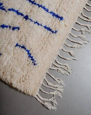 traditioneller handgefertigter blauer Berberteppich – Teppiche & Läufer, Wool, Cotton (photo 3 of 4)