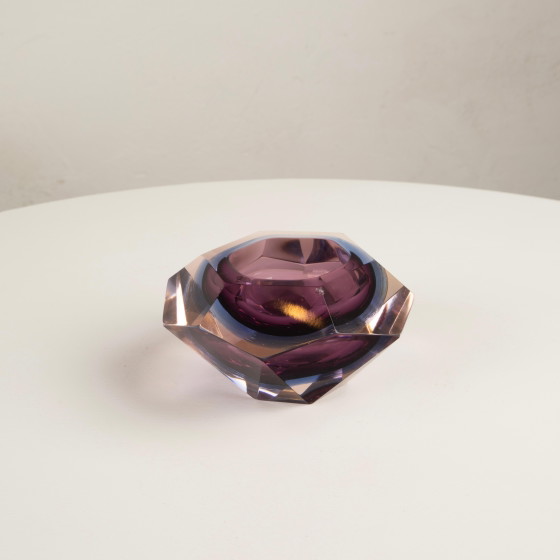 Sculpturale asbak toegeschreven aan Flavio Poli voor Seguso Vetri d’Arte 1970 – Tafelaccessoires (photo 9 of 25)