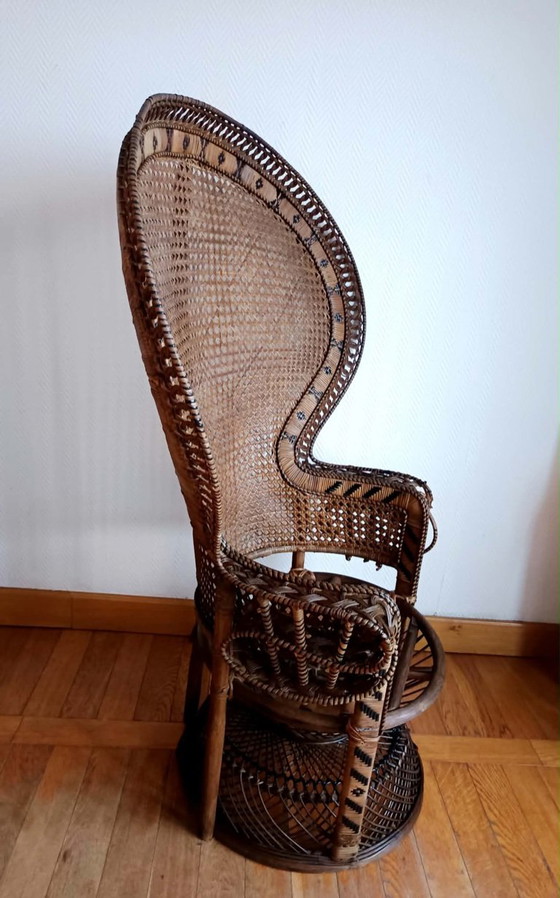 Vintage Emmanuelle Armchair Peacock circa 1960 – Rattan (photo 4 of 12)
