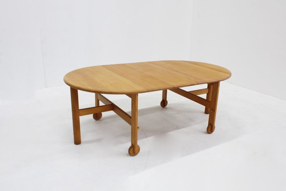 Image 1 of Vintage round extendable dining table made of solid beech wood