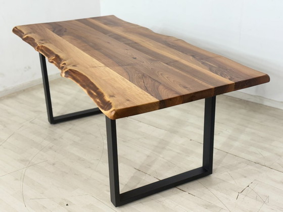 Image 1 of Eettafel van massief walnotenhout / Tafel / Eetkamertafel / Vergadertafel / Woonkamertafel / 198 cm breed