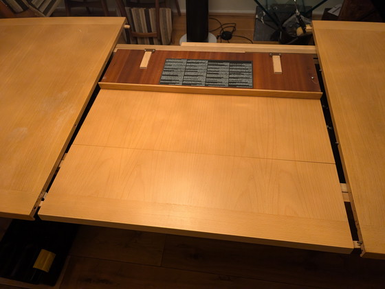 Image 1 of Table de salle à manger extensible Skovby.