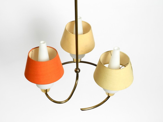 Image 1 of Sehr seltene Mid Century Deckenlampe aus Messing mit Glas- und Stoffschirmen