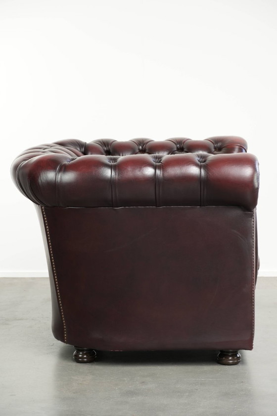Englischer Chesterfield Club Sessel aus Rindsleder in einer schönen roten Farbe – Leather, Klassiek (photo 3 of 12)
