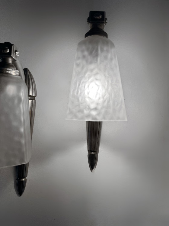 Image 1 of Silberne Art-Deco-Wandleuchten mit Milchglas