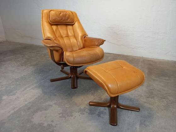 Hjellegjerde Møbel cognac leather recliner armchair and footstool – Wood (photo 3 of 15)