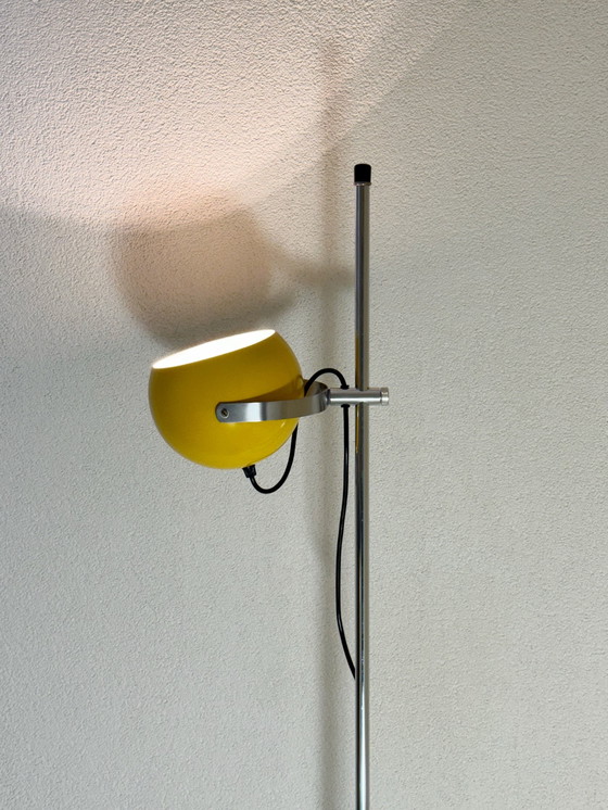 Image 1 of Lampada da terra vintage a forma di bulbo oculare giallo - Restaurata professionalmente - Stile Space Age / Retro