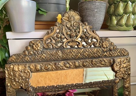 Antieke Franse pareclose spiegel uit circa 1880 - Napoleon III. / Neobarok messing repoussé (94 × 60 cm) (photo 7 of 11)