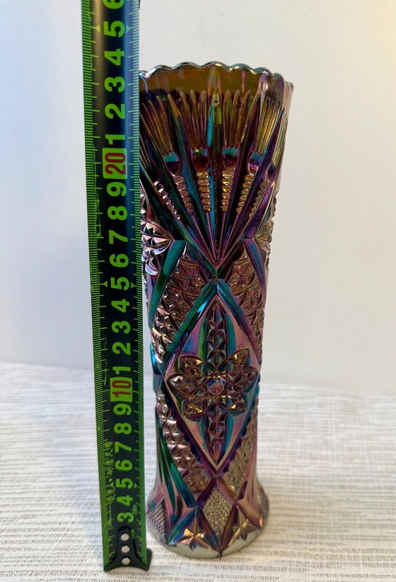 Image 1 of Vase ancien Brockwitz « Étoile incurvée » en verre irisé bleu cobalt • 24,5 cm • Bon état vintage