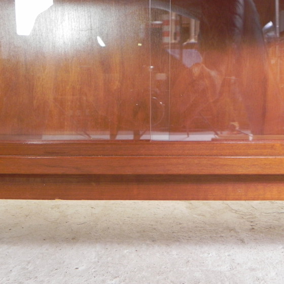 Image 1 of Vetrina con 4 ante scorrevoli in vetro, Musterring, anni '60