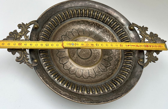 Image 1 of Ciotola con piede placcata in argento e manici rocaille – stile storicista